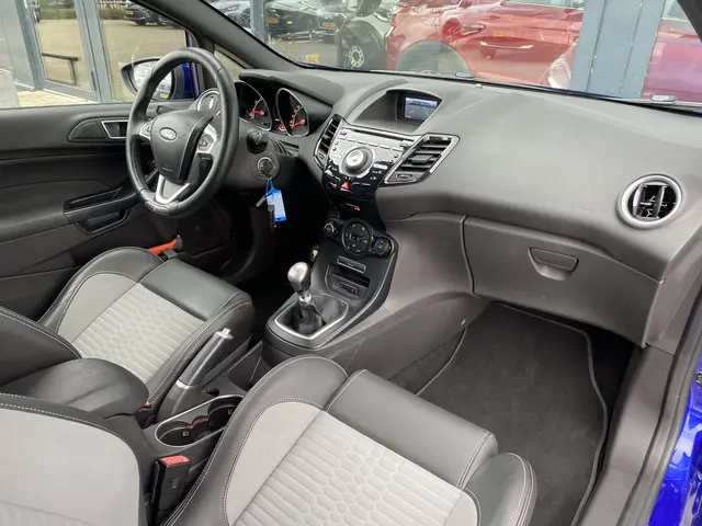 Ford Fiesta 1.6 ST2 182PK 2014 Benzine 30
