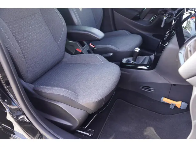 Citroën C3 1.2 PureTech Exclusive 2016 Benzine 38