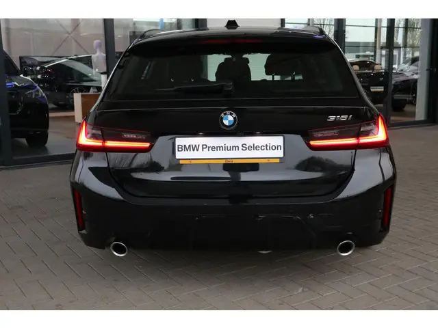 BMW 3 Serie Touring 318i 2024 Benzine 4