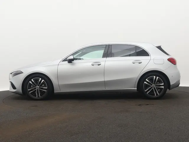 Mercedes-Benz A-Klasse 180 Business Line 2023 Benzine 16