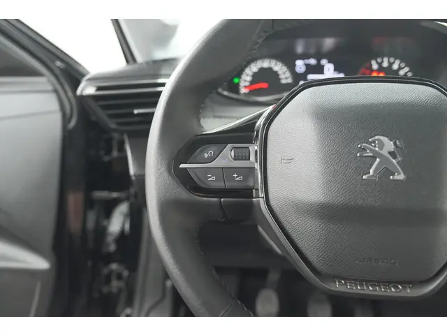 Peugeot 208 PureTech 75 Active 2023 Benzine 26