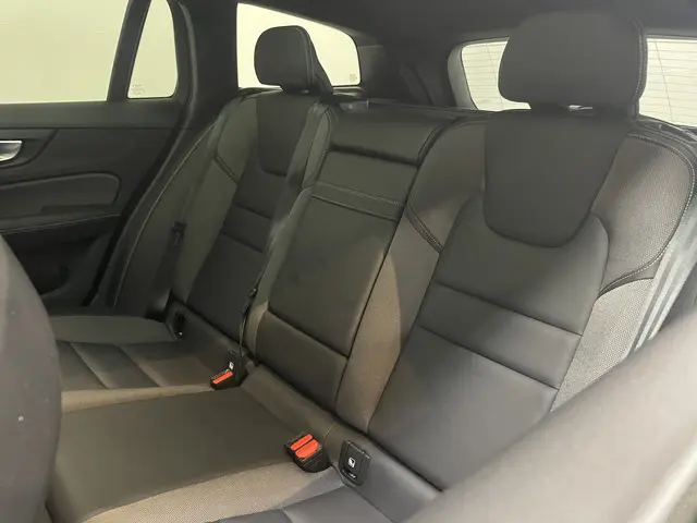 Volvo V60 2.0 B3 163pk AUT8 R-Design 2021 Benzine 14