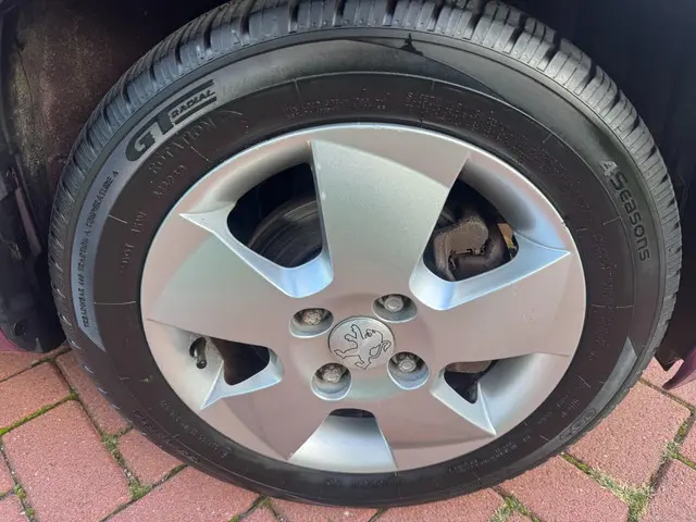 Peugeot 107 1.0 Sportium AIRCO 5 DEURS 2012 Benzine 9