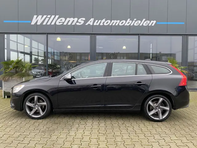 Volvo V60 1.6 T3 R-Design 2013 Benzine 9