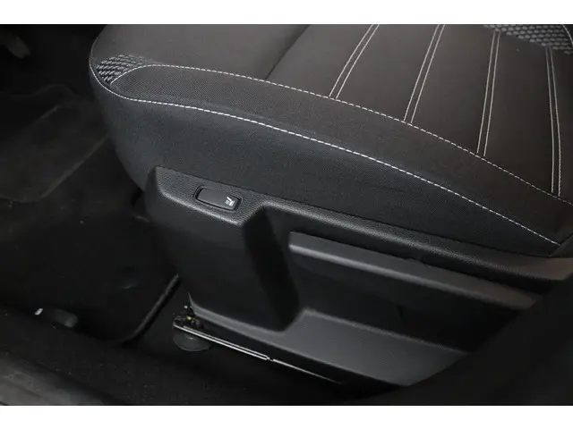 Dacia Duster 1.0 TCe 100 ECO-G Journey 2023 Benzine 11