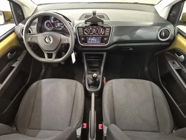 Volkswagen up! 3