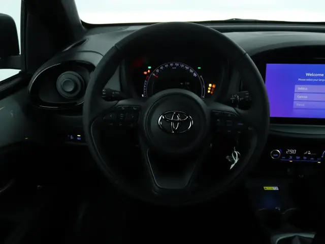 Toyota Aygo X 1.0 VVT-i MT Envy 2024 Benzine 18