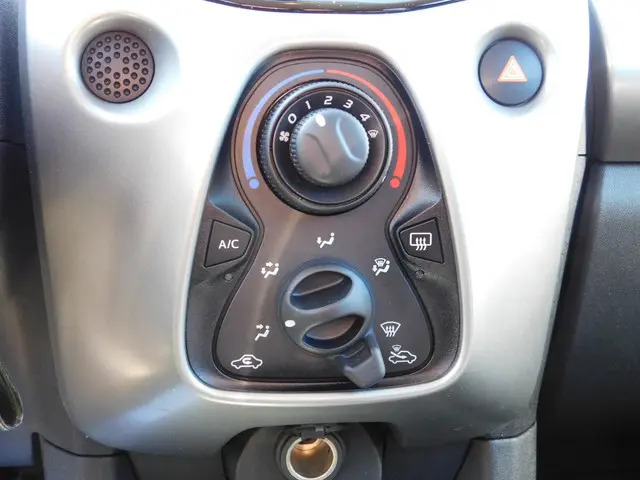 Toyota Aygo 1.0 VVT-i x-play 2015 Benzine 10