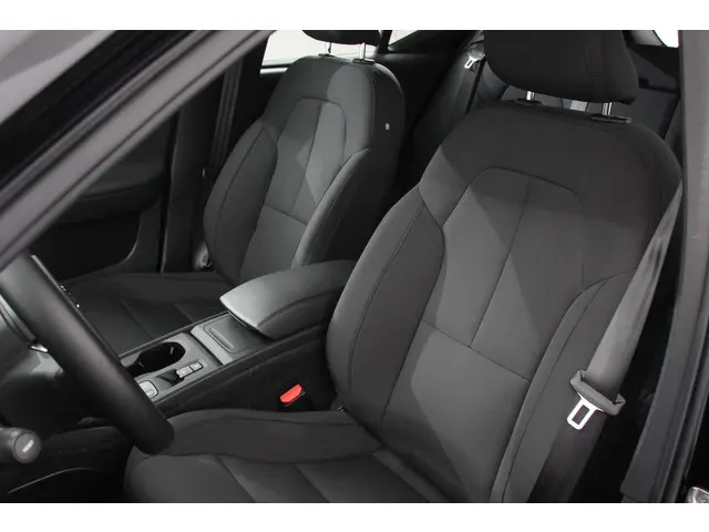 Volvo XC40 1.5 T3 163 pk Automaat Momentum 2021 Benzine 9