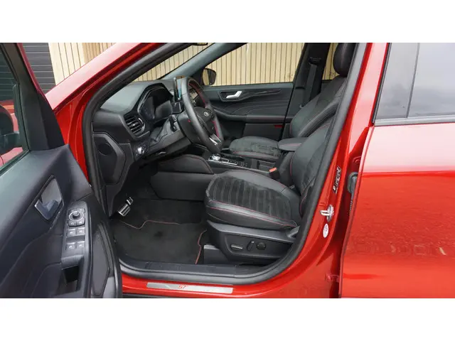 Ford Kuga 2.5 PHEV 224pk ST-line X 2023 Hybride Benzine 7