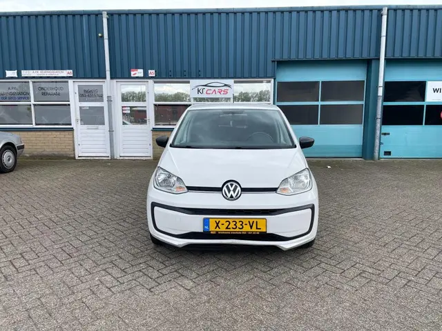 Volkswagen up! 1.0 Nieuwe APK ! 2017 Benzine 8