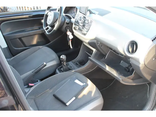 Volkswagen up! 1.0 high up! BlueMotion 2013 Benzine 6
