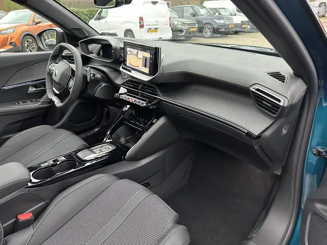 Peugeot 2008 1.2 Hybrid 145 PK GT 2025 Hybride Benzine 38