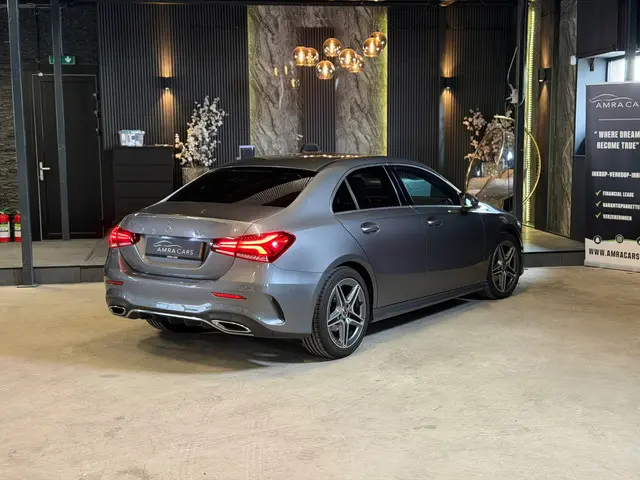 Mercedes-Benz A-Klasse 180 AMG Line 2020 Benzine 2