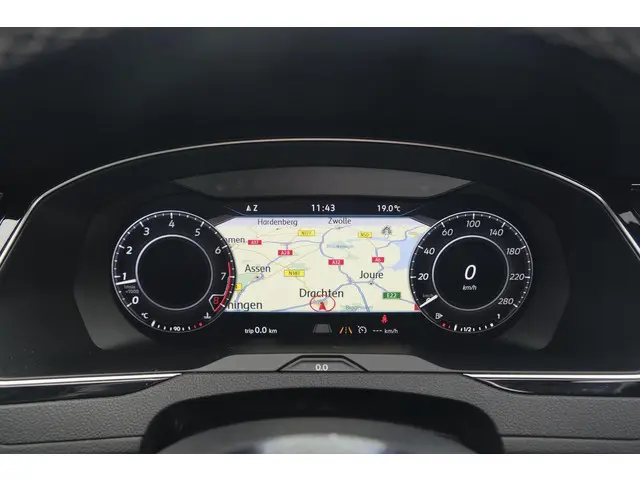 Volkswagen Arteon 1.5 TSI R-line 150pk 2018 Benzine 32