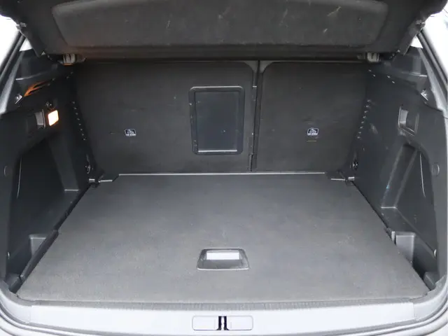 Peugeot 3008 1.2 PureTech Allure 2019 Benzine 56