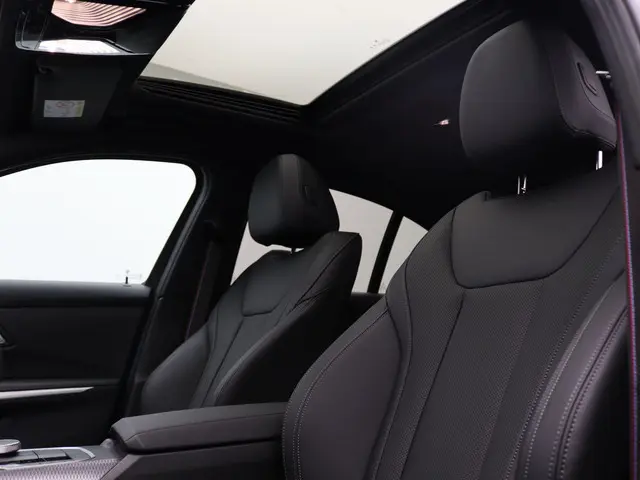 BMW 3 Serie Sedan 330e 2025 Hybride Benzine 9