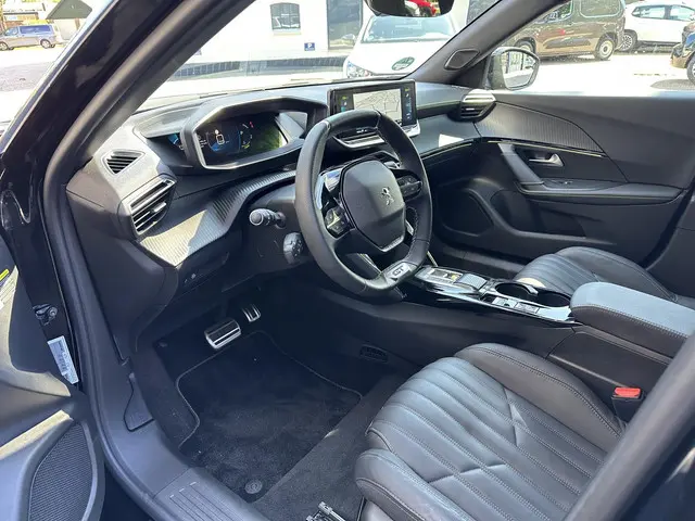 Peugeot e-2008 EV GT 2022 Elektrisch 13