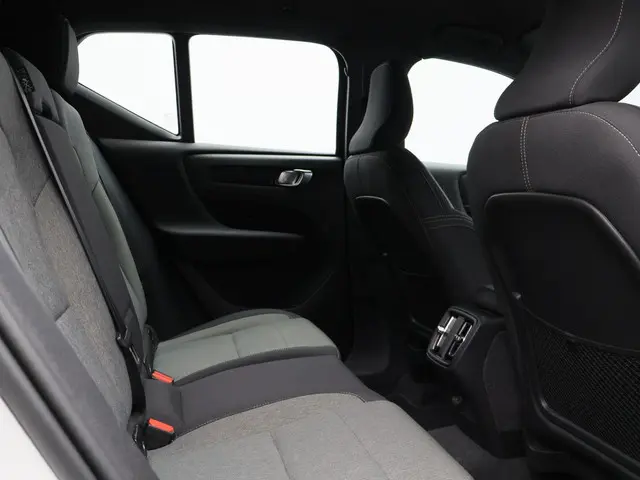 Volvo XC40 2.0 B4 Plus Dark 2024 Benzine 9