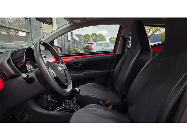 Toyota Aygo 1.0 VVT-i x-wave 2015 Benzine 11