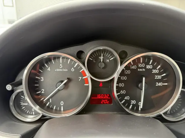 Mazda MX-5 1.8 Kaminari 2012 Benzine 18