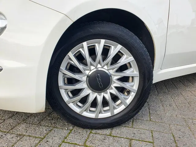 Fiat 500 0.9 TwinAir Turbo Lounge 2019 Benzine 2