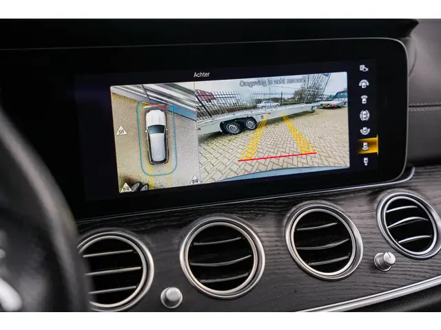 Mercedes-Benz E-Klasse E300 de 2022 Hybride Diesel 19