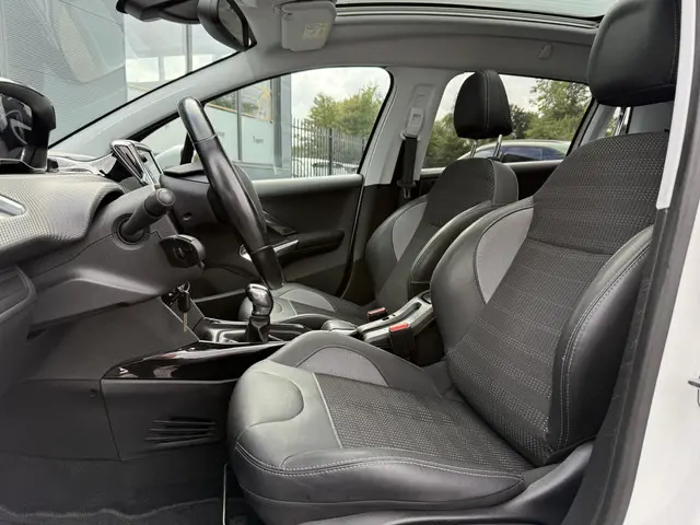 Peugeot 2008 1.2 PureTech Allure 2018 Benzine 8