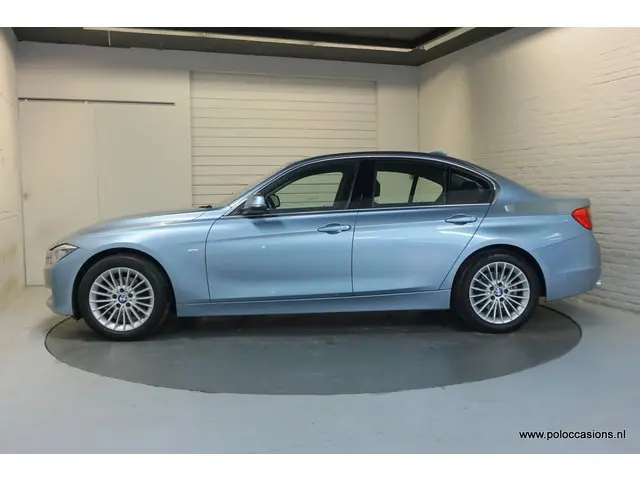 BMW 3 Serie 320i 2012 Benzine 3