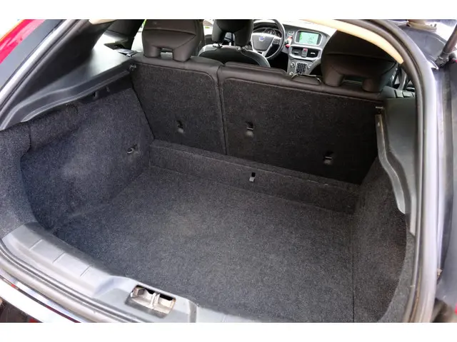 Volvo V40 2.0 T2 Momentum Navi|Clima|LMV 2016 Benzine 10