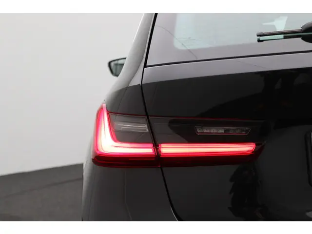 BMW 3 Serie Touring 320e 2021 Hybride Benzine 10