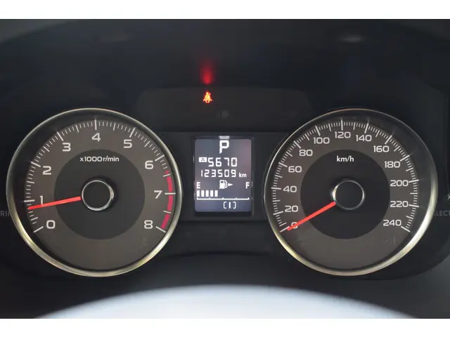 Subaru Forester 2.0 Luxury 2014 Benzine 19