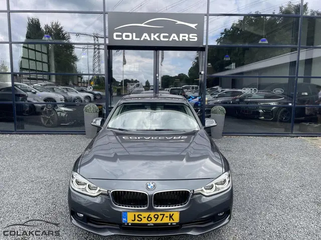 BMW 3 Serie 318i Centennial High Executive 2016 Benzine 29