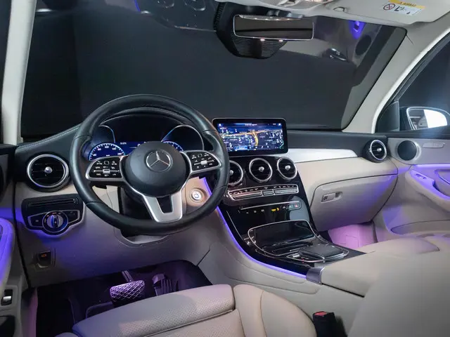 Mercedes-Benz GLC 300e 4MATIC 2020 Hybride Benzine 3