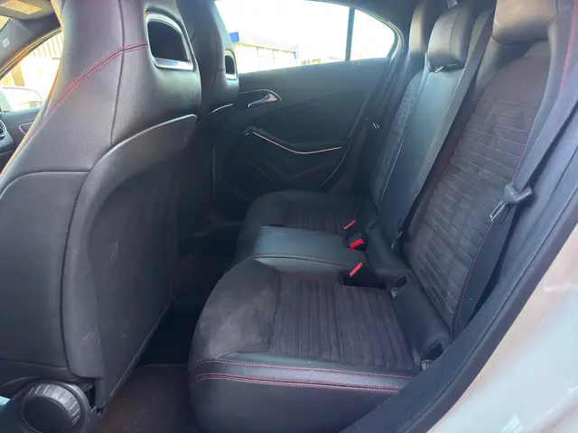 Mercedes-Benz A-Klasse 180 Ambition 2015 Benzine 13