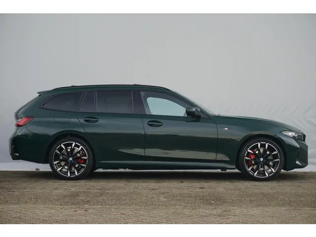 BMW 3 Serie Touring 330e 2026 Hybride Benzine 4