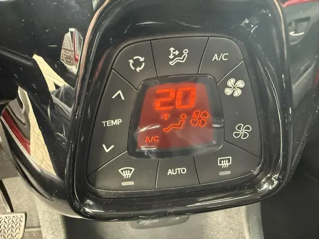 Toyota Aygo 1.0 VVT-i x-clusiv automaat 2021 Benzine 8