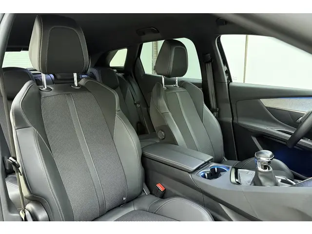 Peugeot 3008 1.2T 130pk GT 2024 Benzine 14