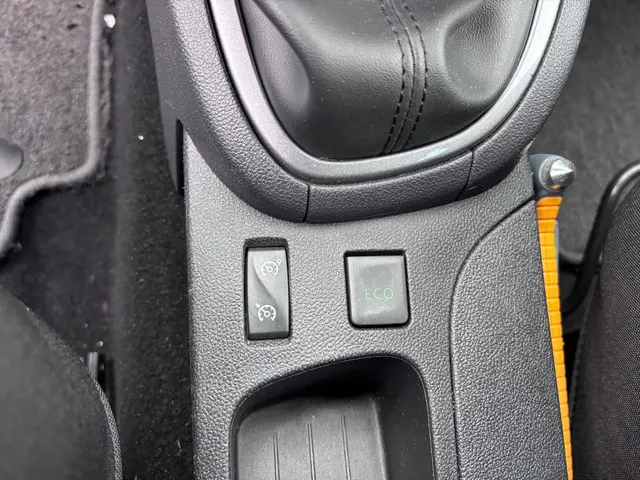 Renault Clio 0.9 TCe Eco2 Limited 2016 Benzine 28