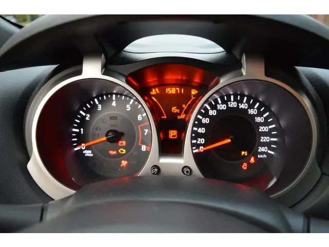 Nissan Juke 1.6 Acenta automaat 2017 Benzine 11