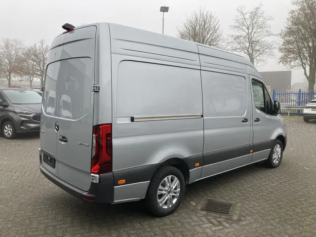 Mercedes-Benz Sprinter 3