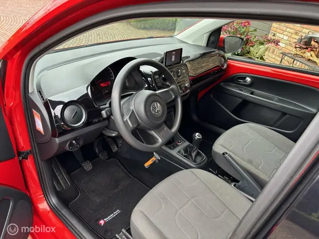 Volkswagen up! | 5 Deurs | Airco | Navi | Lm Velgen 2015 Benzine 18