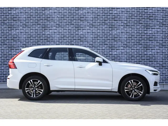 Volvo XC60 2.0 B5 Momentum Exclusive 2021 Benzine 18