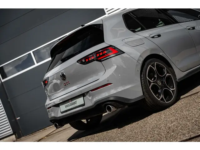 Volkswagen Golf 8.5 2.0 TSI GTI 2024 Benzine 30