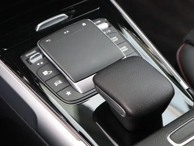 Mercedes-Benz GLB 200 AMG Line 7p. 2022 Benzine 30