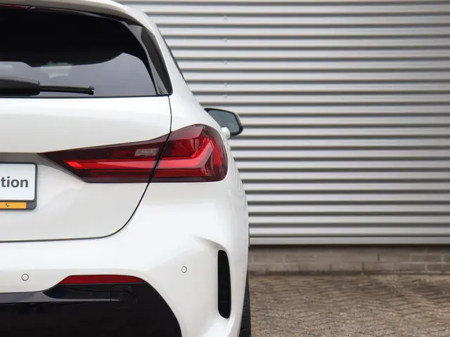 BMW 1 Serie 5-deurs 118i 2024 Benzine 40
