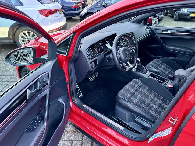 Volkswagen Golf 2.0 GTI 220PK DSG 2016 Benzine 10