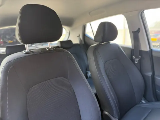 Hyundai i10 1.0i i-Drive GEEN AIRCO!!! 2018 Benzine 18