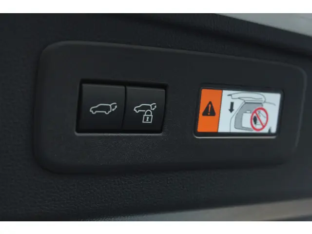 Toyota Land Cruiser 2.8 D-4D Van Professional 2024 Diesel 9
