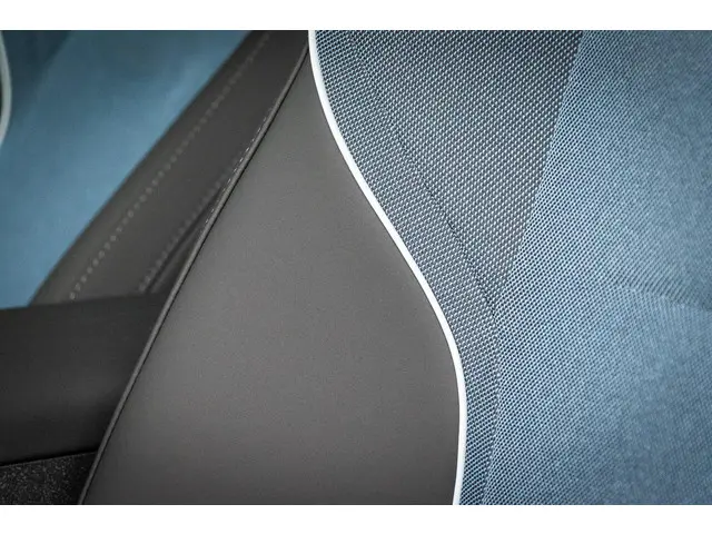Volvo EX30 Extended Range Core 69 kWh 2025 Elektrisch 8